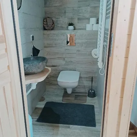 Na Ubocy Z Jacuzzi, Sauna I Widokiem