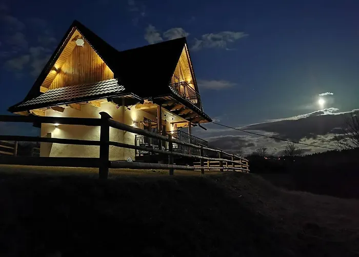 Na Ubocy Z Jacuzzi, Sauna I Widokiem