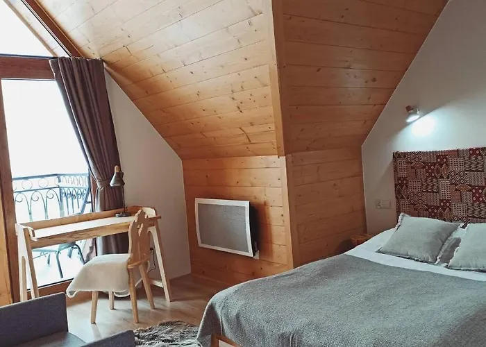 Na Ubocy Z Jacuzzi, Sauna I Widokiem