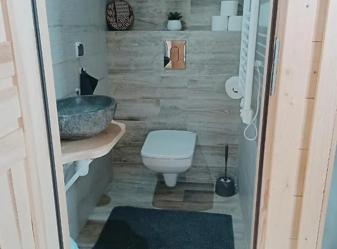 Na Ubocy Z Jacuzzi, Sauna I Widokiem